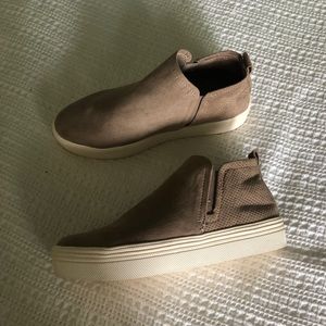 Universal threads suede slip ons